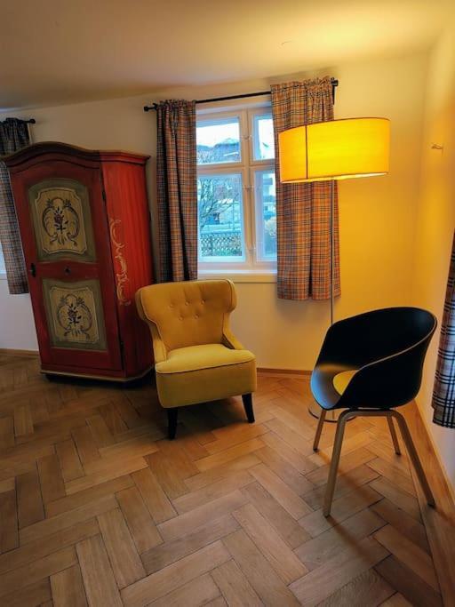 Ferienwohnung Resl - Geschmackvoll Renoviert & Zentral Im Historischen Schindelhaus Оберщауфен Екстериор снимка