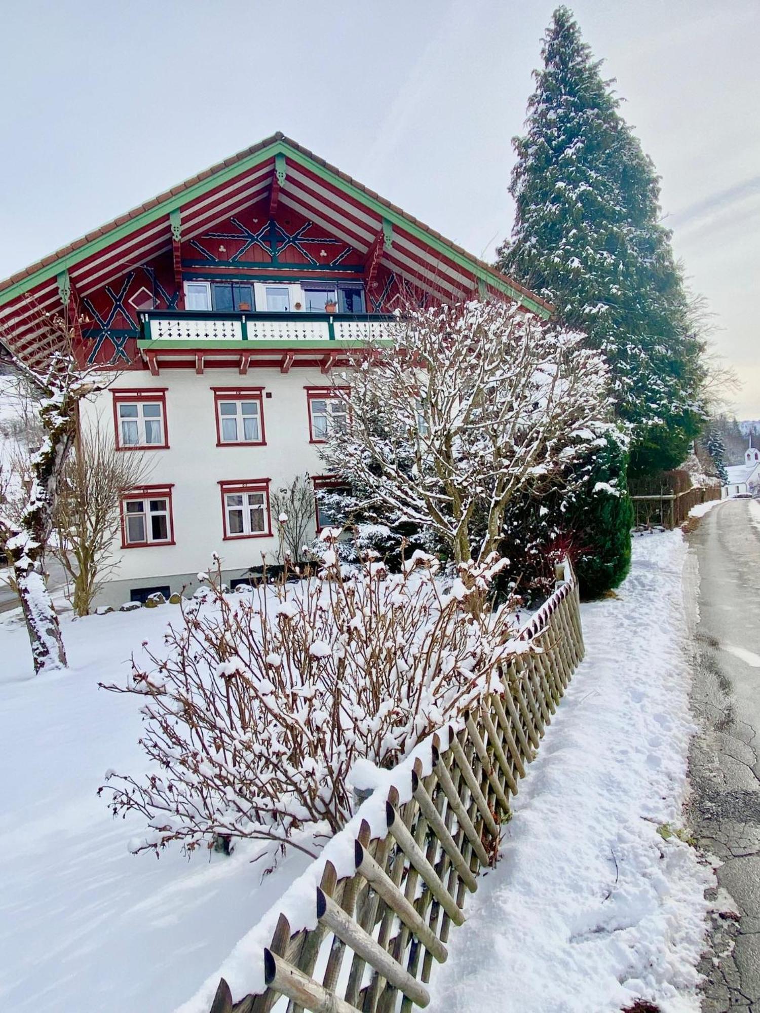 Ferienwohnung Resl - Geschmackvoll Renoviert & Zentral Im Historischen Schindelhaus Оберщауфен Екстериор снимка